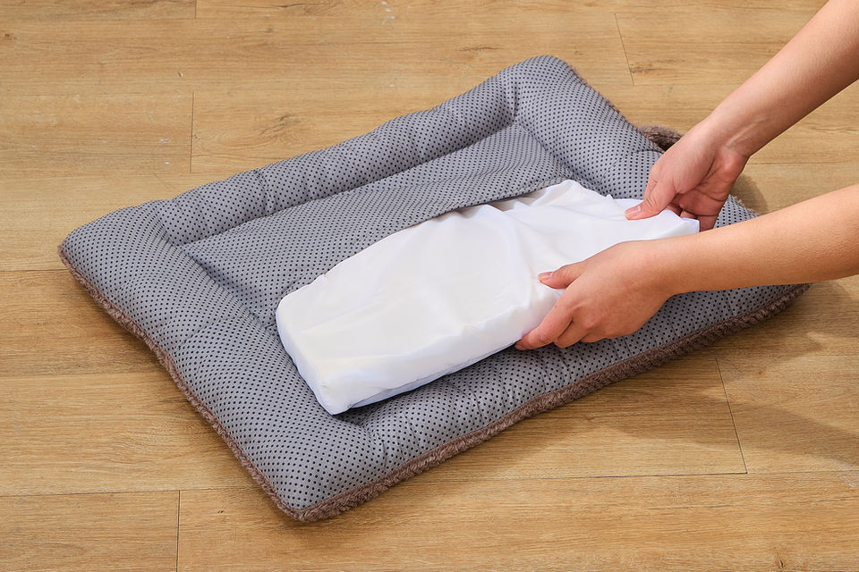 CozyPaws Insulated Pet Mat inserting thermal foam