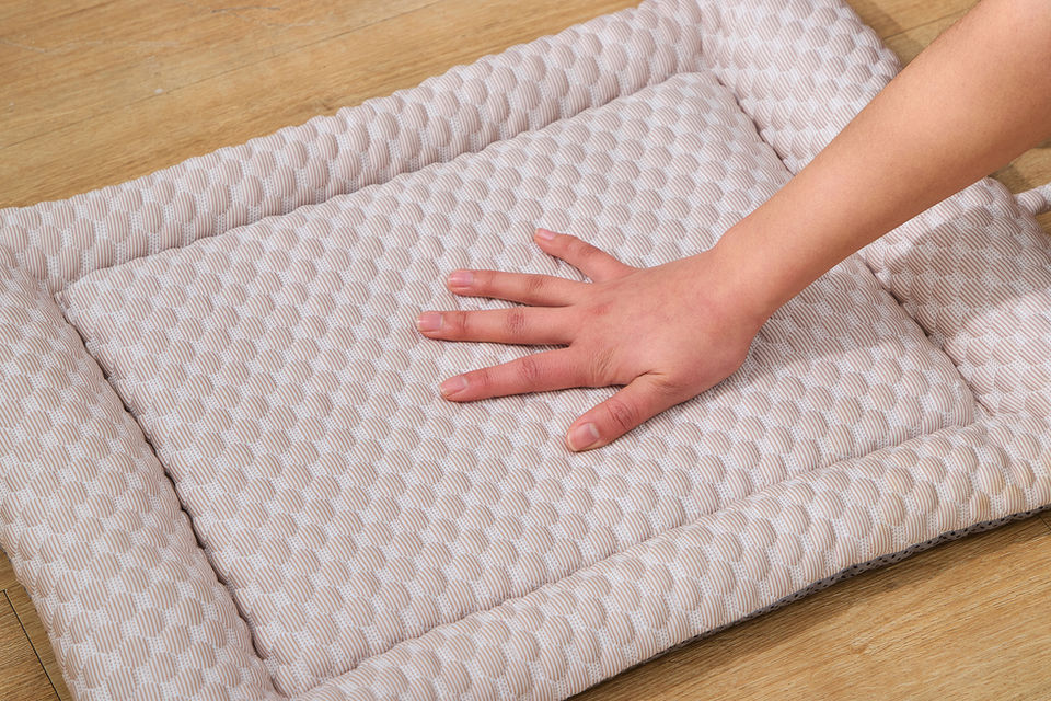 CoolNest Gel Pet Pad close up feel